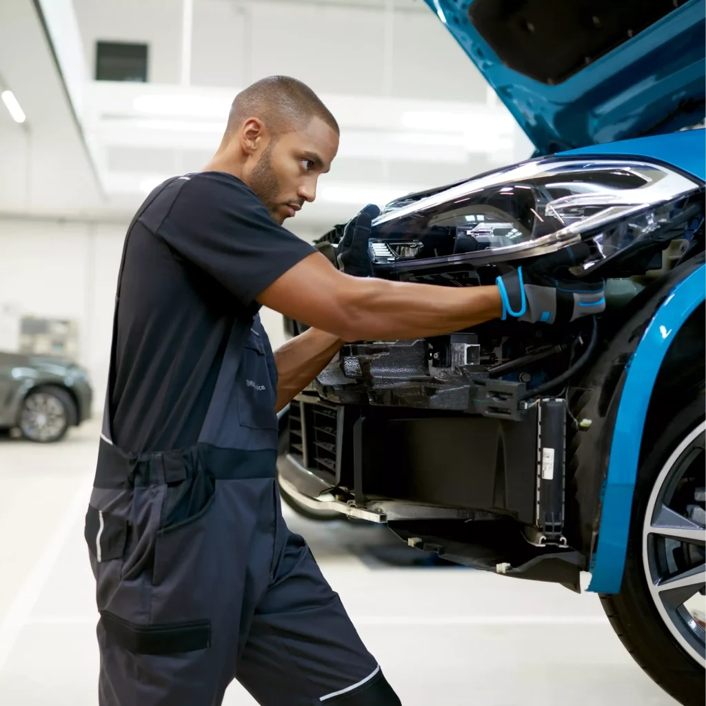 بی‌ ام‌ و سرویس ریمپ BMW در تهران نیاوران